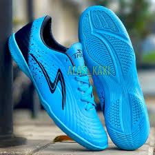 Tips Memilih Sepatu Futsal yang Nyaman dan Tahan Lama: Panduan Lengkap Buat Lo yang Serius Main!